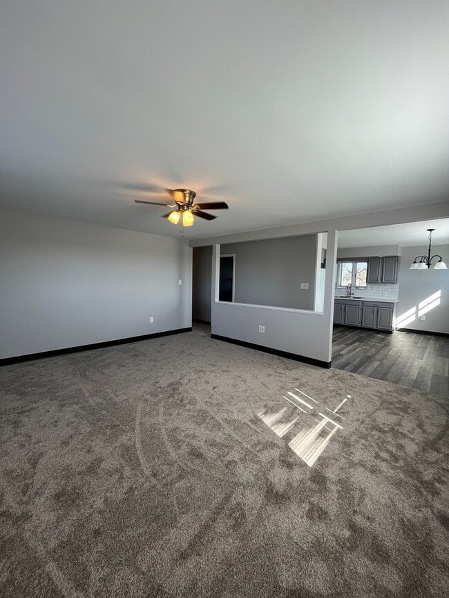 Foto del edificio - Spacious, bright and newly renovated 2nd-floor apartment available in Bath