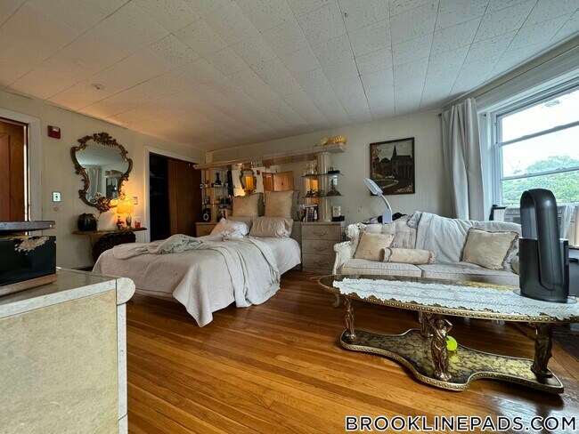Foto del edificio - 1063 Beacon St
