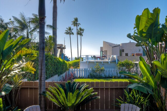 Foto del edificio - 5285 Shore Dr