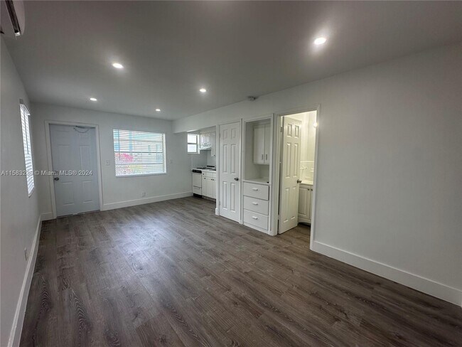 Building Photo - 4249 Bougainvilla Dr