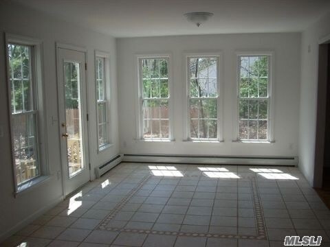 Foto del edificio - 15 Meadowbrook Ln