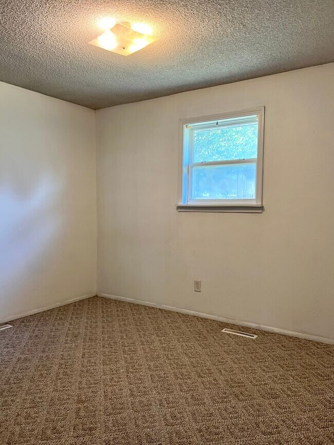 Building Photo - 3809-3811 College View Drive