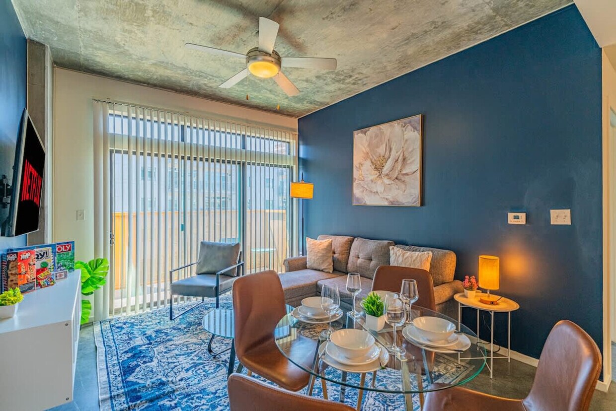Foto principal - 333 E Roosevelt St