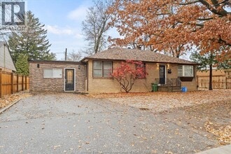 Building Photo - 432 Cabana Road W