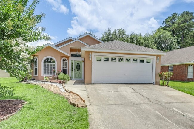 Building Photo - 1583 Applewood Way