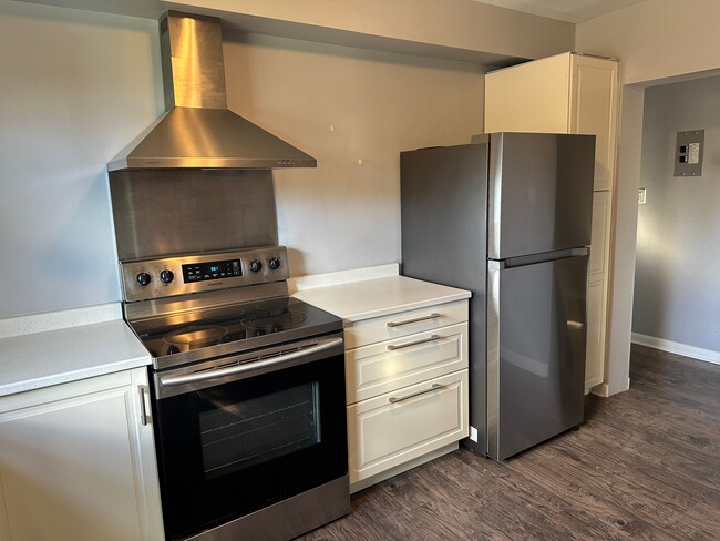 Photo du bâtiment - Spacious 2 Bedroom Apartment for Rent in O...