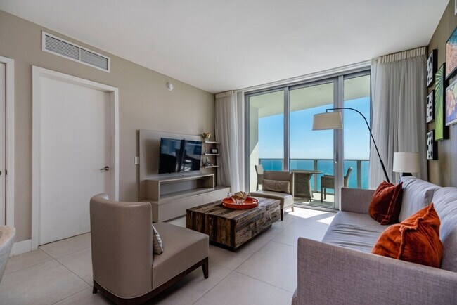 Building Photo - 4011 S Ocean Dr