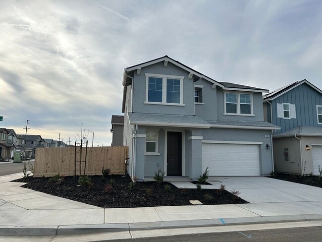 Building Photo - Lovely newer home on a corner lot!