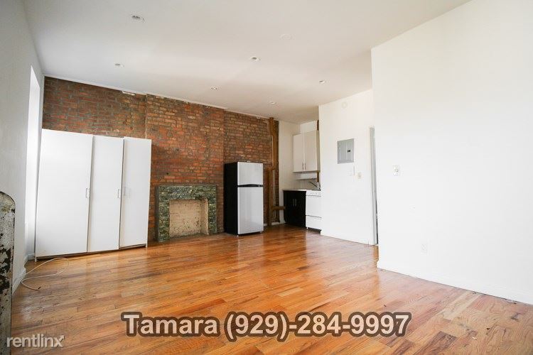 Primary Photo - 1065 Bergen St