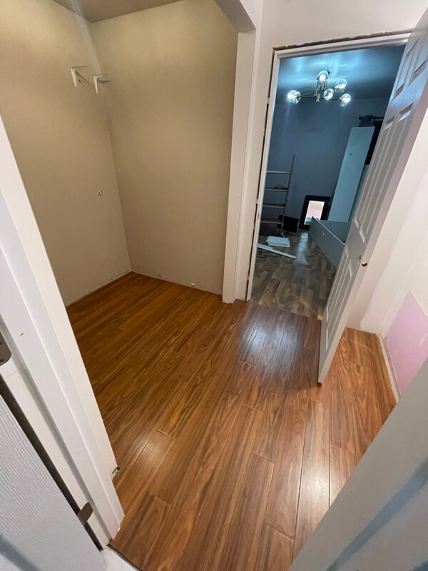 Foto del edificio - 5963 Teakwood Dr