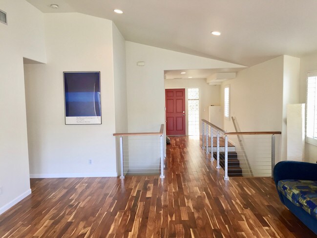 Foto del edificio - 4680 Glenalbyn Dr