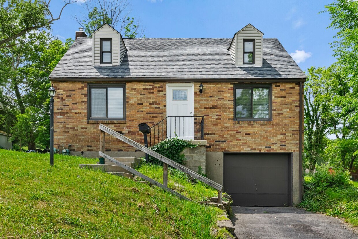 Primary Photo - 3 Bedroom in Bethel Park!