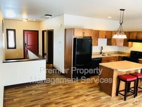 Building Photo - 2124 Rehberg Ln