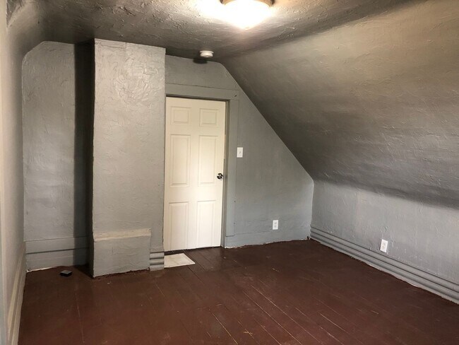 Foto del edificio - 3 BED 1 BATH SINGLE FAMILY HOME IN THE CLA...
