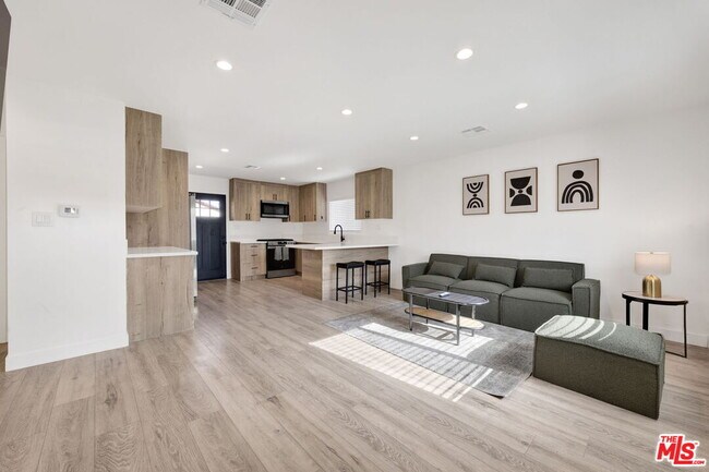 Foto del edificio - 2206 N Brighton St