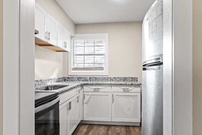 Building Photo - 4460 Old Mission Rd