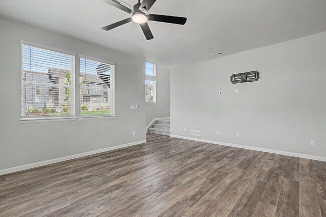 Foto del edificio - 1554 Rose Quartz Heights