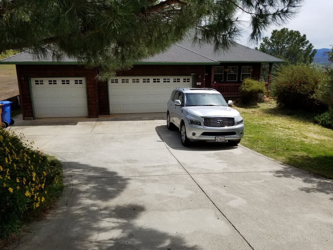 Foto principal - 17860 Deer Hill Rd
