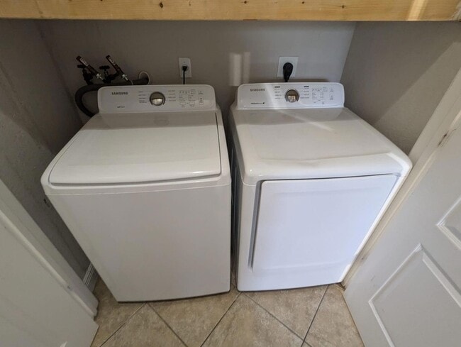 Photo - 4910 Cambridge St House