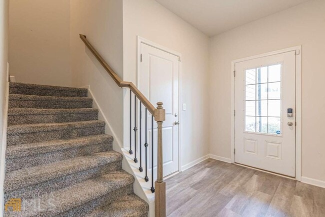 Building Photo - 3978 Lake Manor Way