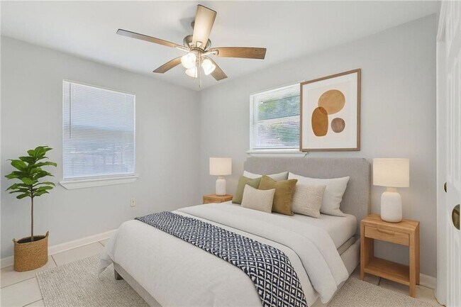 Foto del edificio - 7825 Dorsett Dr