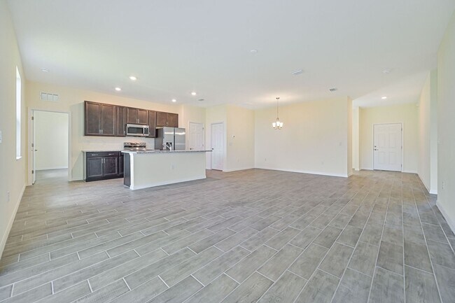 Building Photo - 2832 NW 21st Pl