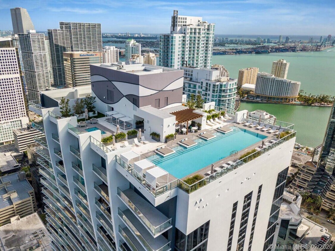 Primary Photo - 1010 Brickell Ave
