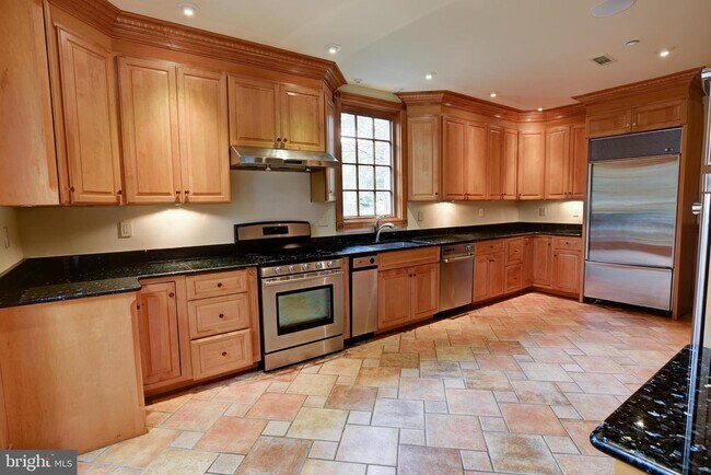 Foto del edificio - 4646 Hawthorne Ln NW