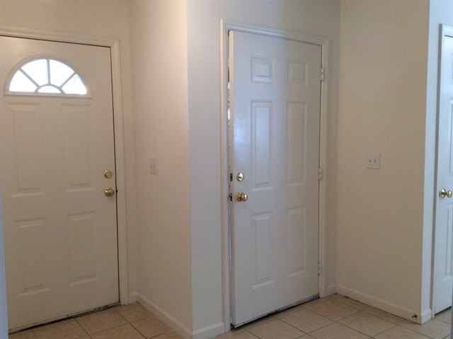Building Photo - 5850 Regent Village Drive