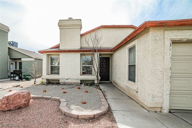 Building Photo - 3733 E Northern Light Dr