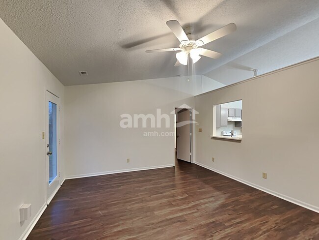 Foto del edificio - 4020 Willow Court