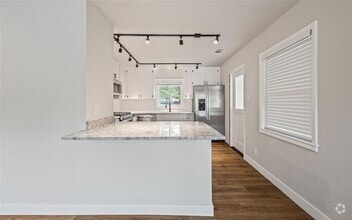 Building Photo - 1309 Suffolk Dr