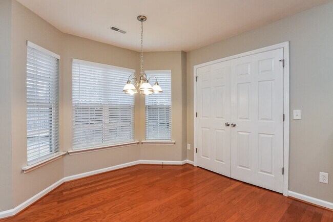 Foto del edificio - 504 Pyracantha Dr