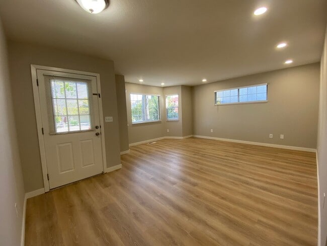 Foto del edificio - Nice home in Cupertino, Cupertino schools.