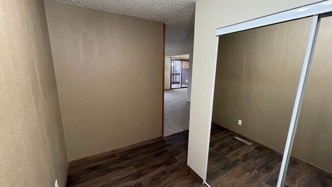 Foto del edificio - 2261 Springbrook Ct