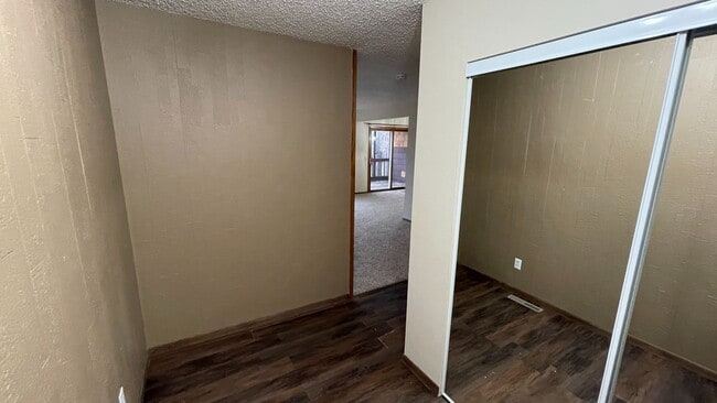 Building Photo - 2261 Springbrook Ct