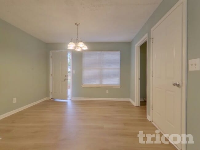 Building Photo - 303 Mephisto Cir