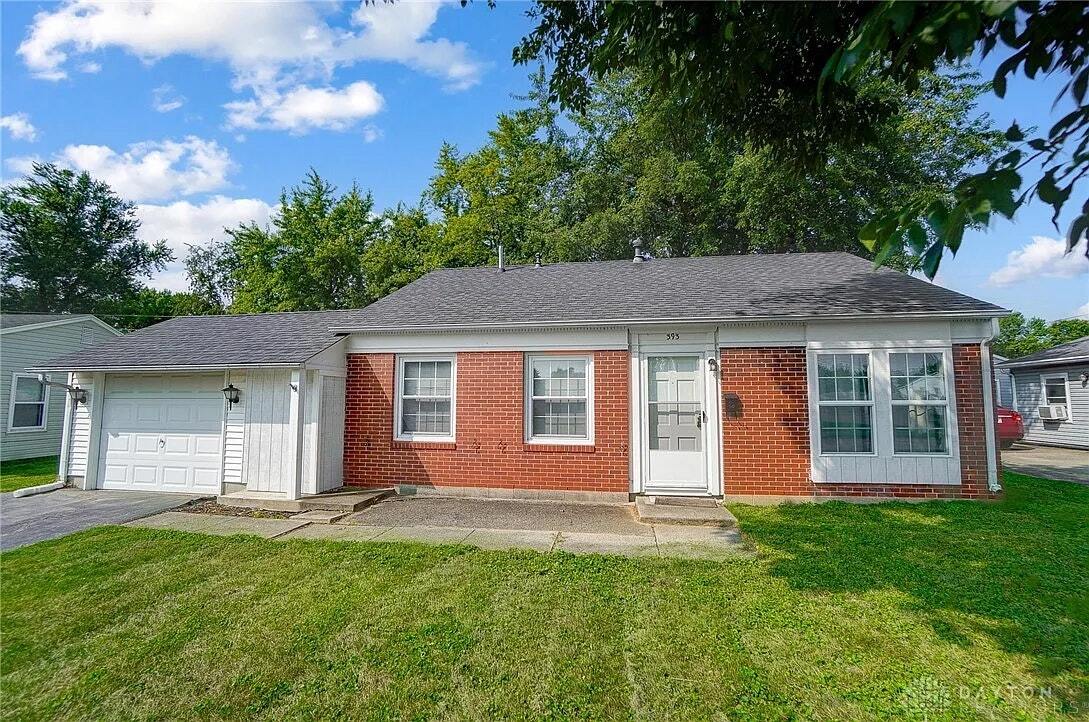 Foto principal - 393 Ridgebury Dr