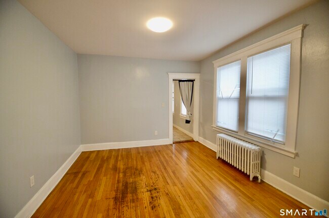 Foto del edificio - 994 Campbell Ave