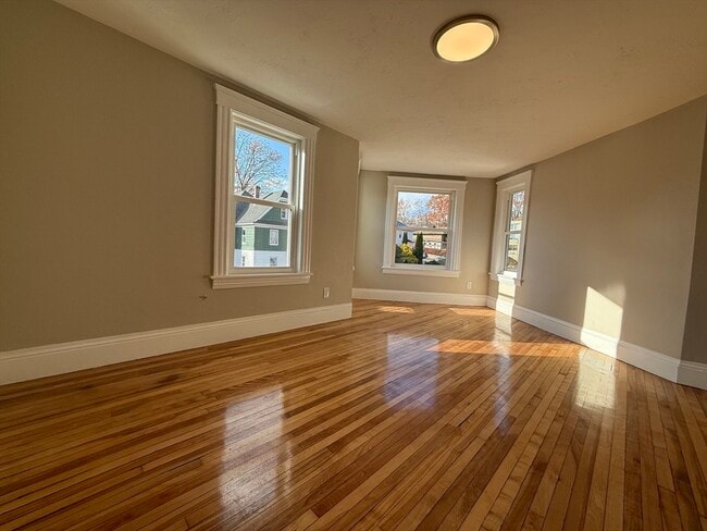 Building Photo - 11 Eureka St