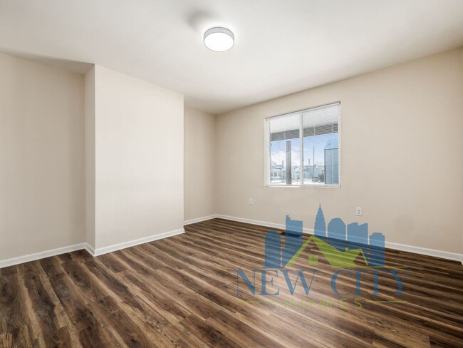 Foto del edificio - WAIVED $100 ADMIN FEE CALL TODAY!  Large &...