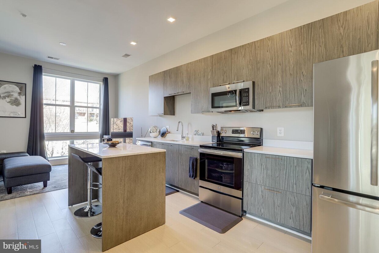 989 S Buchanan St Unit 402, Arlington, VA 22204 Apartment for Rent in