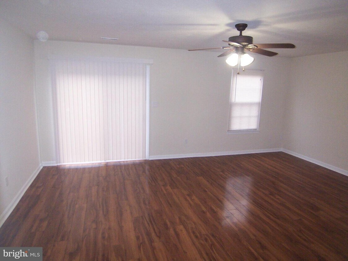 Primary Photo - 1225 Griffith Pl