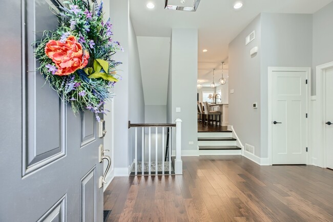 Building Photo - 10 N Dryden Pl