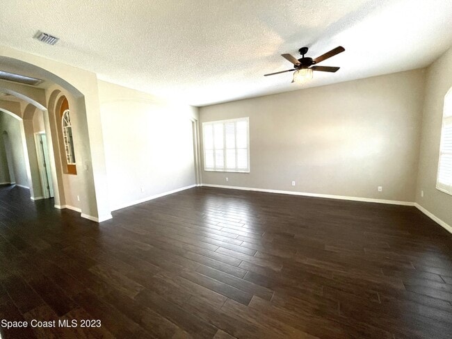Building Photo - 1600 Tailfeather Ct