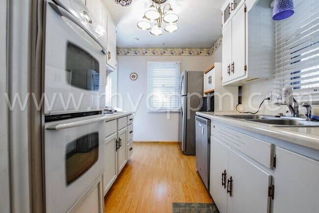 Foto del edificio - Raised Ranch | 3 Bedroom 2 Bathroom Home | Benson