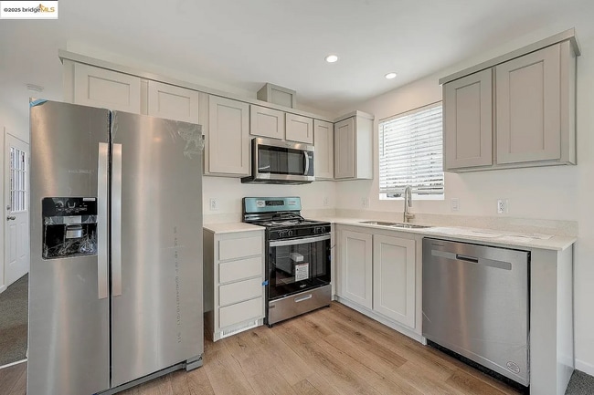 Building Photo - 9510 Harbor Dr