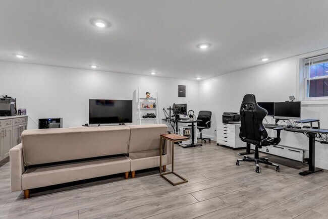Foto del edificio - 52-24 71st St
