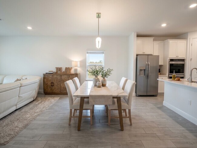 Building Photo - 450 Kingbird Dr