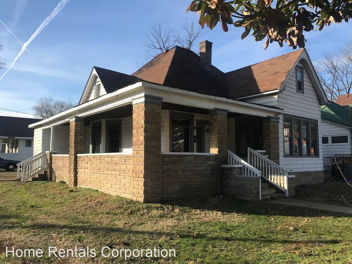 Primary Photo - 3 br, 1 bath House - 408 S. University